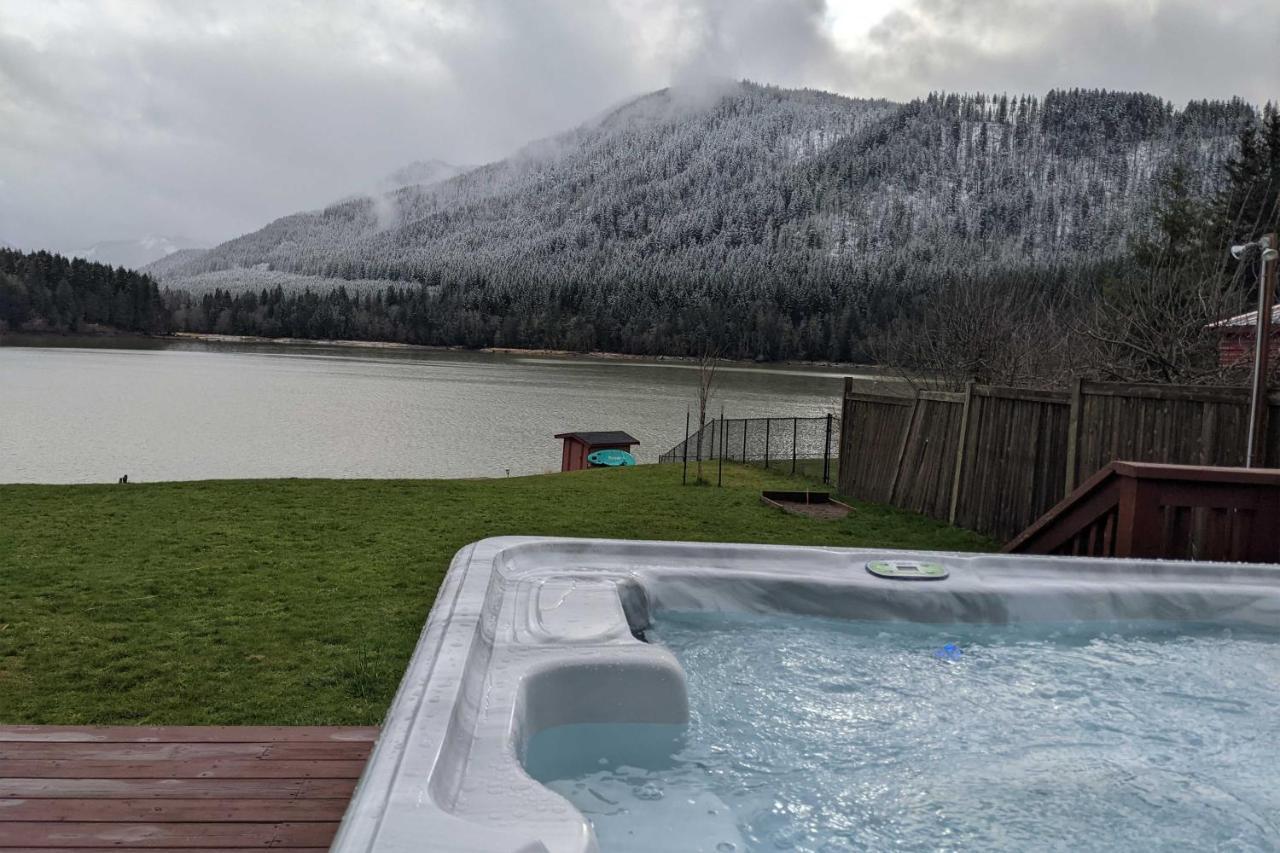 Lakefront Cabin With Stunning Mountain Views And Dock! Mineral Exterior foto